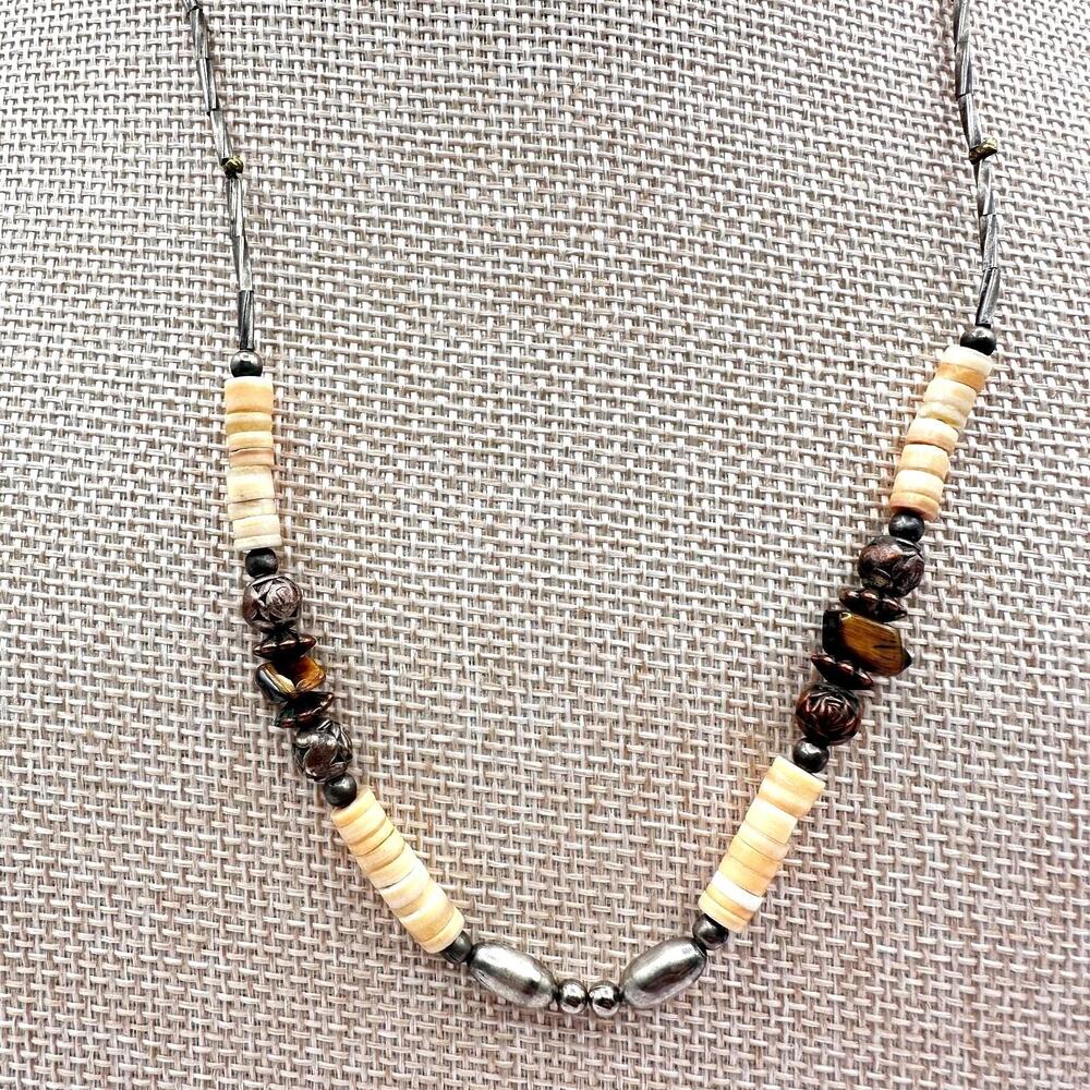 Vintage 90s Native American Silver Tone Heishe Tiger's Beads Necklace Jewelry